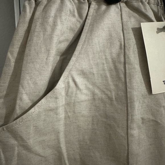 Tradlands “Porch Balloon Pants” in the color canvas. - Picture 2 of 8